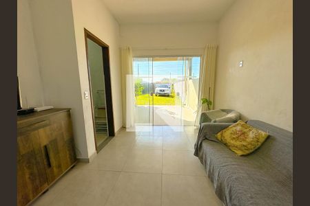 Sala de TV de casa para alugar com 2 quartos, 90m² em São João do Rio Vermelho, Florianópolis