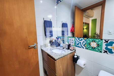 Banheiro de apartamento à venda com 1 quarto, 45m² em Lapa, Rio de Janeiro