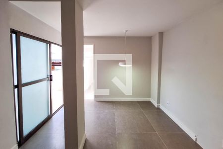 Sala de casa para alugar com 3 quartos, 70m² em Vila Progresso, Niterói