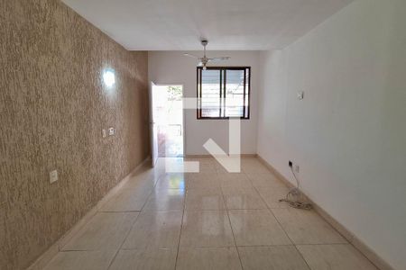 Sala de casa para alugar com 2 quartos, 60m² em Vila Progresso, Niterói