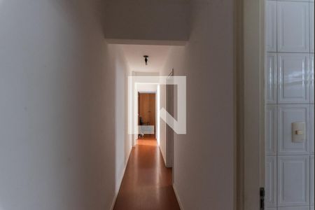 Corredor de apartamento à venda com 3 quartos, 130m² em Centro, Campinas