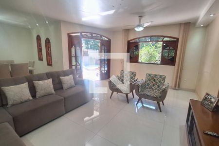 Sala de casa para alugar com 4 quartos, 150m² em Jardim Primavera, Duque de Caxias