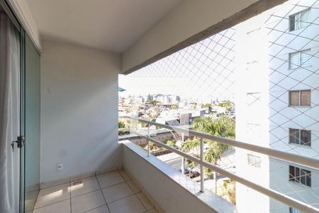 Sacada de apartamento à venda com 2 quartos, 65m² em Alípio de Melo, Belo Horizonte
