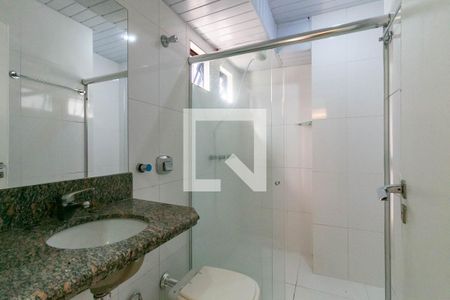 Banheiro de apartamento à venda com 1 quarto, 40m² em Funcionários, Belo Horizonte