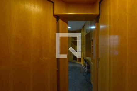 Closet da suíte de apartamento para alugar com 3 quartos, 90m² em Vila Mariana, São Paulo