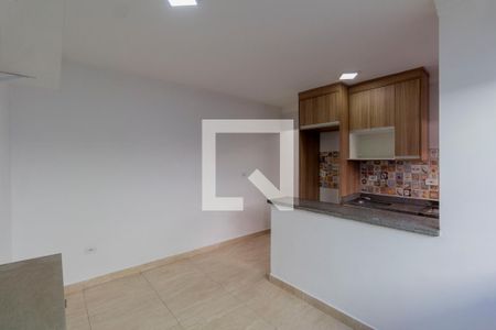 Sala e Cozinha Integrada  de apartamento para alugar com 2 quartos, 43m² em Cidade Patriarca, São Paulo