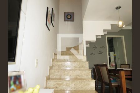 Sala - Escadas de casa de condomínio à venda com 2 quartos, 79m² em Jardim Felicidade (zona Oeste), São Paulo