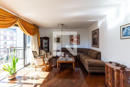 Sala de Estar de apartamento à venda com 4 quartos, 220m² em Higienópolis, São Paulo