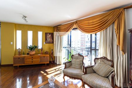 Sala de Estar de apartamento à venda com 4 quartos, 220m² em Higienópolis, São Paulo