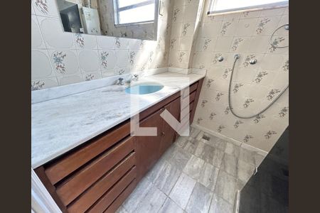Banheiro de apartamento para alugar com 2 quartos, 50m² em Lins de Vasconcelos, Rio de Janeiro