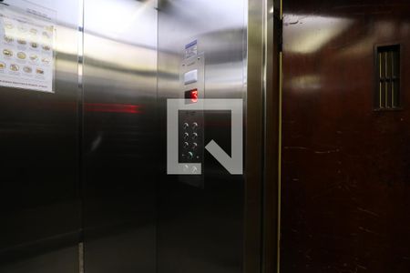 elevador de apartamento à venda com 2 quartos, 81m² em Bom Retiro, São Paulo