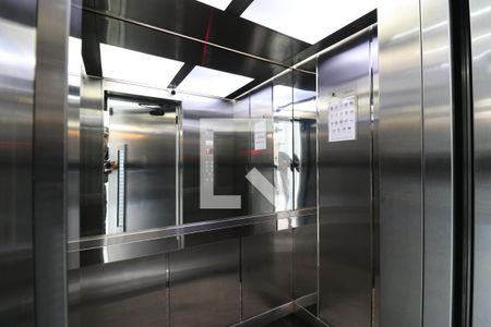 elevador de apartamento à venda com 2 quartos, 81m² em Bom Retiro, São Paulo