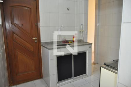Cozinha de apartamento para alugar com 2 quartos, 75m² em Jacaré, Rio de Janeiro