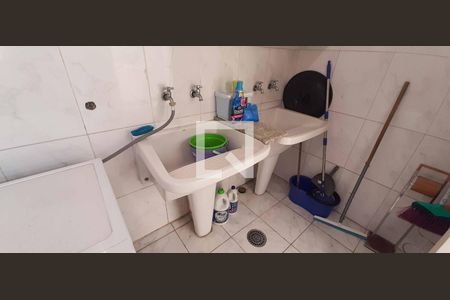 Casa para alugar com 284m², 4 quartos e 6 vagas Casa para alugar com 284m², 4 quartos e 6 vagasÁrea de Serviço