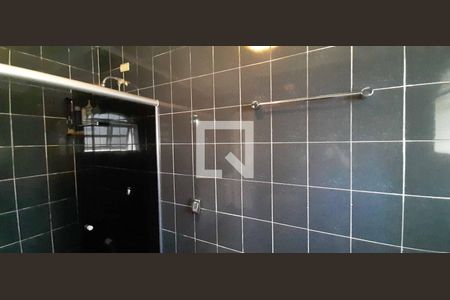 Casa para alugar com 284m², 4 quartos e 6 vagas Casa para alugar com 284m², 4 quartos e 6 vagasBanheiro da Suíte 1