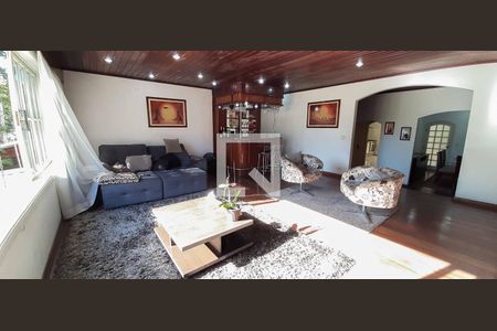 Casa para alugar com 4 quartos, 284m² em Adalgisa, Osasco