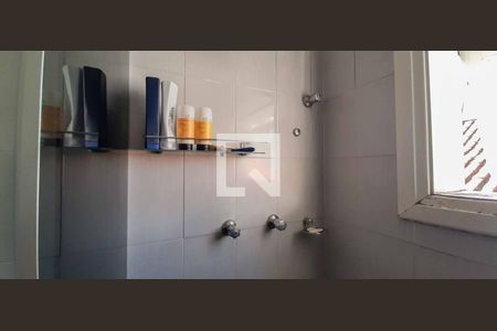 Casa para alugar com 284m², 4 quartos e 6 vagas Casa para alugar com 284m², 4 quartos e 6 vagasBanheiro da Suíte 2