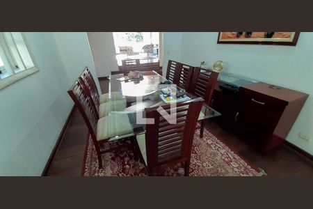 Casa para alugar com 284m², 4 quartos e 6 vagas Casa para alugar com 284m², 4 quartos e 6 vagasSala de Jantar