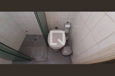 Casa para alugar com 284m², 4 quartos e 6 vagas Casa para alugar com 284m², 4 quartos e 6 vagasBanheiro da Edícula