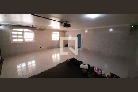 Casa para alugar com 284m², 4 quartos e 6 vagas Casa para alugar com 284m², 4 quartos e 6 vagasGaragem Interna