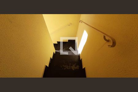 Casa para alugar com 284m², 4 quartos e 6 vagas Casa para alugar com 284m², 4 quartos e 6 vagasEscada