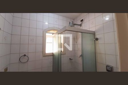 Casa para alugar com 284m², 4 quartos e 6 vagas Casa para alugar com 284m², 4 quartos e 6 vagasBanheiro da Edícula