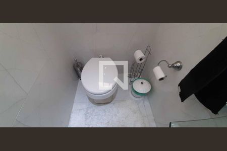 Casa para alugar com 284m², 4 quartos e 6 vagas Casa para alugar com 284m², 4 quartos e 6 vagasLavabo