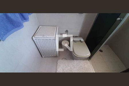 Casa para alugar com 284m², 4 quartos e 6 vagas Casa para alugar com 284m², 4 quartos e 6 vagasBanheiro da Suíte 2