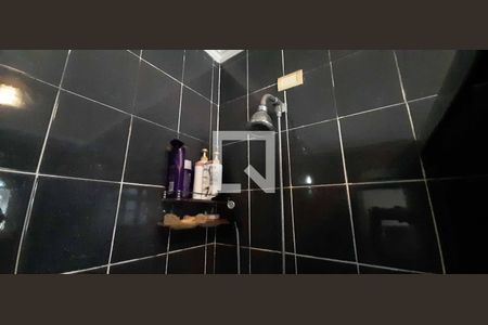 Casa para alugar com 284m², 4 quartos e 6 vagas Casa para alugar com 284m², 4 quartos e 6 vagasBanheiro da Suíte 1