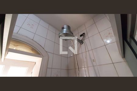 Casa para alugar com 284m², 4 quartos e 6 vagas Casa para alugar com 284m², 4 quartos e 6 vagasBanheiro da Edícula