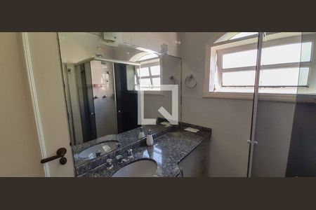 Casa para alugar com 284m², 4 quartos e 6 vagas Casa para alugar com 284m², 4 quartos e 6 vagasBanheiro da Suíte 3