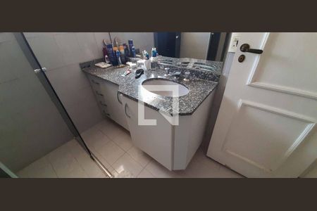 Casa para alugar com 284m², 4 quartos e 6 vagas Casa para alugar com 284m², 4 quartos e 6 vagasBanheiro da Suíte 2