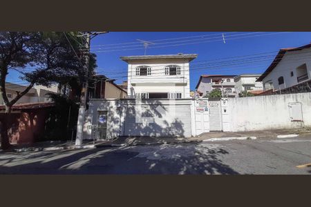 Casa para alugar com 284m², 4 quartos e 6 vagas Casa para alugar com 284m², 4 quartos e 6 vagasFachada da Casa