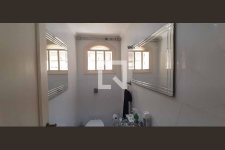 Casa para alugar com 284m², 4 quartos e 6 vagas Casa para alugar com 284m², 4 quartos e 6 vagasLavabo