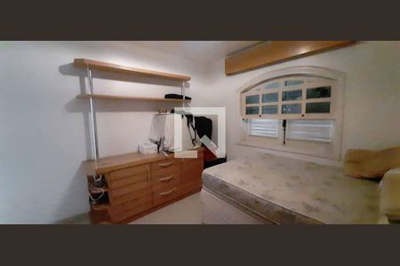 Casa para alugar com 284m², 4 quartos e 6 vagas Casa para alugar com 284m², 4 quartos e 6 vagasSuíte 3