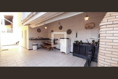 Casa para alugar com 284m², 4 quartos e 6 vagas Casa para alugar com 284m², 4 quartos e 6 vagasEspaço Gourmet