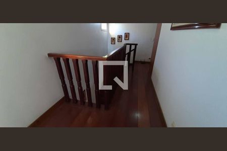 Casa para alugar com 284m², 4 quartos e 6 vagas Casa para alugar com 284m², 4 quartos e 6 vagasHall Quartos