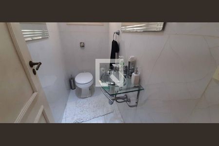 Casa para alugar com 284m², 4 quartos e 6 vagas Casa para alugar com 284m², 4 quartos e 6 vagasLavabo