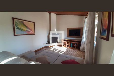 Casa para alugar com 284m², 4 quartos e 6 vagas Casa para alugar com 284m², 4 quartos e 6 vagasSala de TV