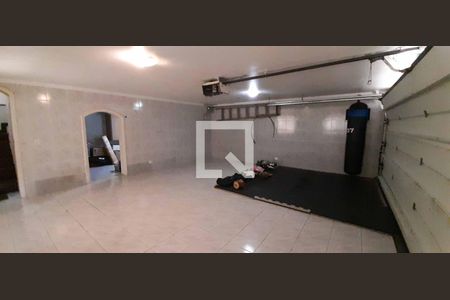 Casa para alugar com 284m², 4 quartos e 6 vagas Casa para alugar com 284m², 4 quartos e 6 vagasGaragem Interna