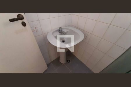 Casa para alugar com 284m², 4 quartos e 6 vagas Casa para alugar com 284m², 4 quartos e 6 vagasBanheiro da Edícula