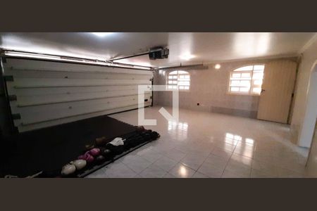 Casa para alugar com 284m², 4 quartos e 6 vagas Casa para alugar com 284m², 4 quartos e 6 vagasGaragem Interna