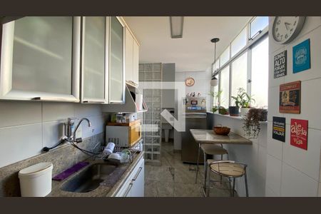 Cozinha de apartamento à venda com 3 quartos, 85m² em Alto Barroca, Belo Horizonte