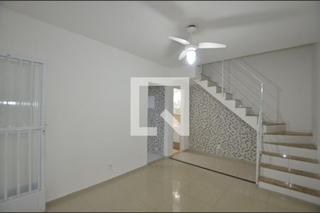 Sala de casa para alugar com 2 quartos, 56m² em Irajá, Rio de Janeiro