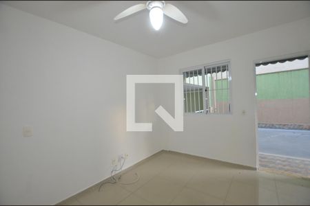 Sala de casa para alugar com 2 quartos, 56m² em Irajá, Rio de Janeiro