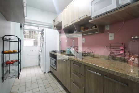 Cozinha de apartamento para alugar com 1 quarto, 39m² em Jardim Lindóia, Porto Alegre