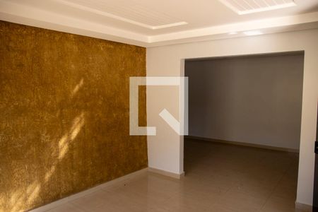 Sala 1 de casa para alugar com 3 quartos, 300m² em Vila Aurora, Goiânia