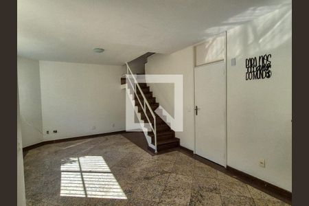 sala de casa de condomínio à venda com 3 quartos, 200m² em Recreio dos Bandeirantes, Rio de Janeiro