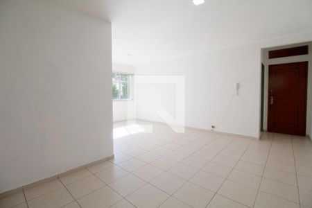 Apartamento para alugar com 107m², 3 quartos e 1 vagaSala