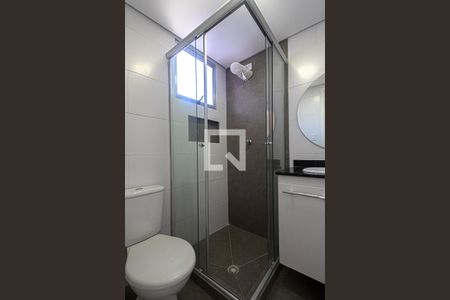 banheiro social de apartamento para alugar com 2 quartos, 55m² em Água Funda, São Paulo
